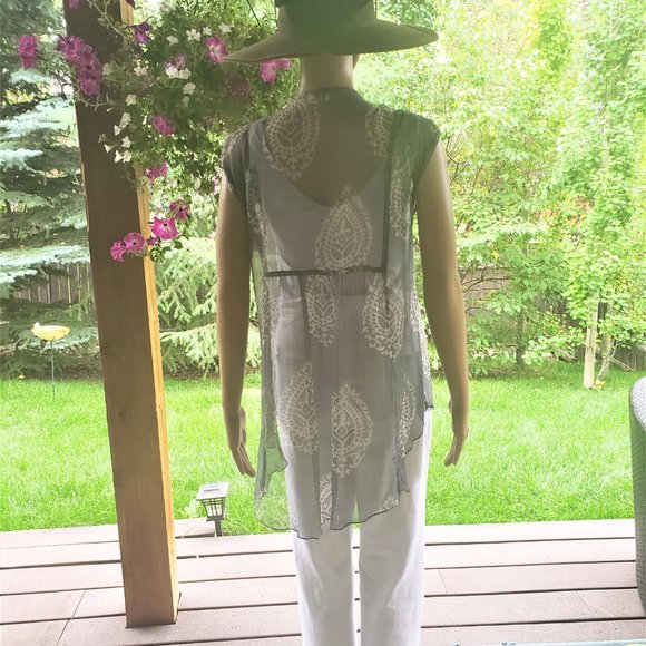 Australian brand - FROCKK - Boho 100% silk short sleeve sheer gray blouse - Picture 8 of 11